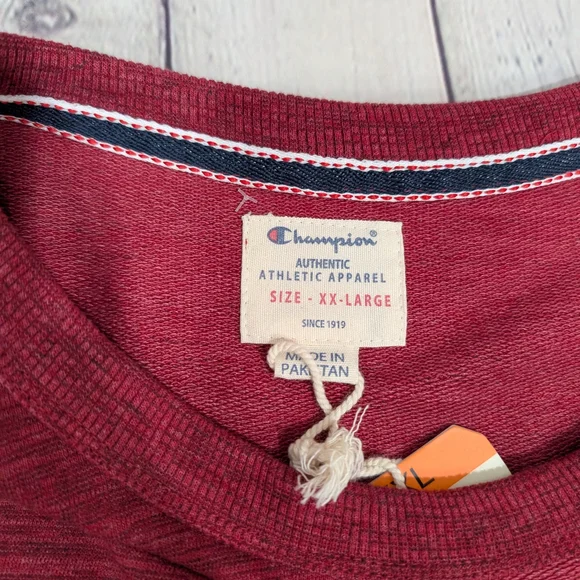 Champion Red Crewneck Sweater Classic Style - Picture 5 of 8